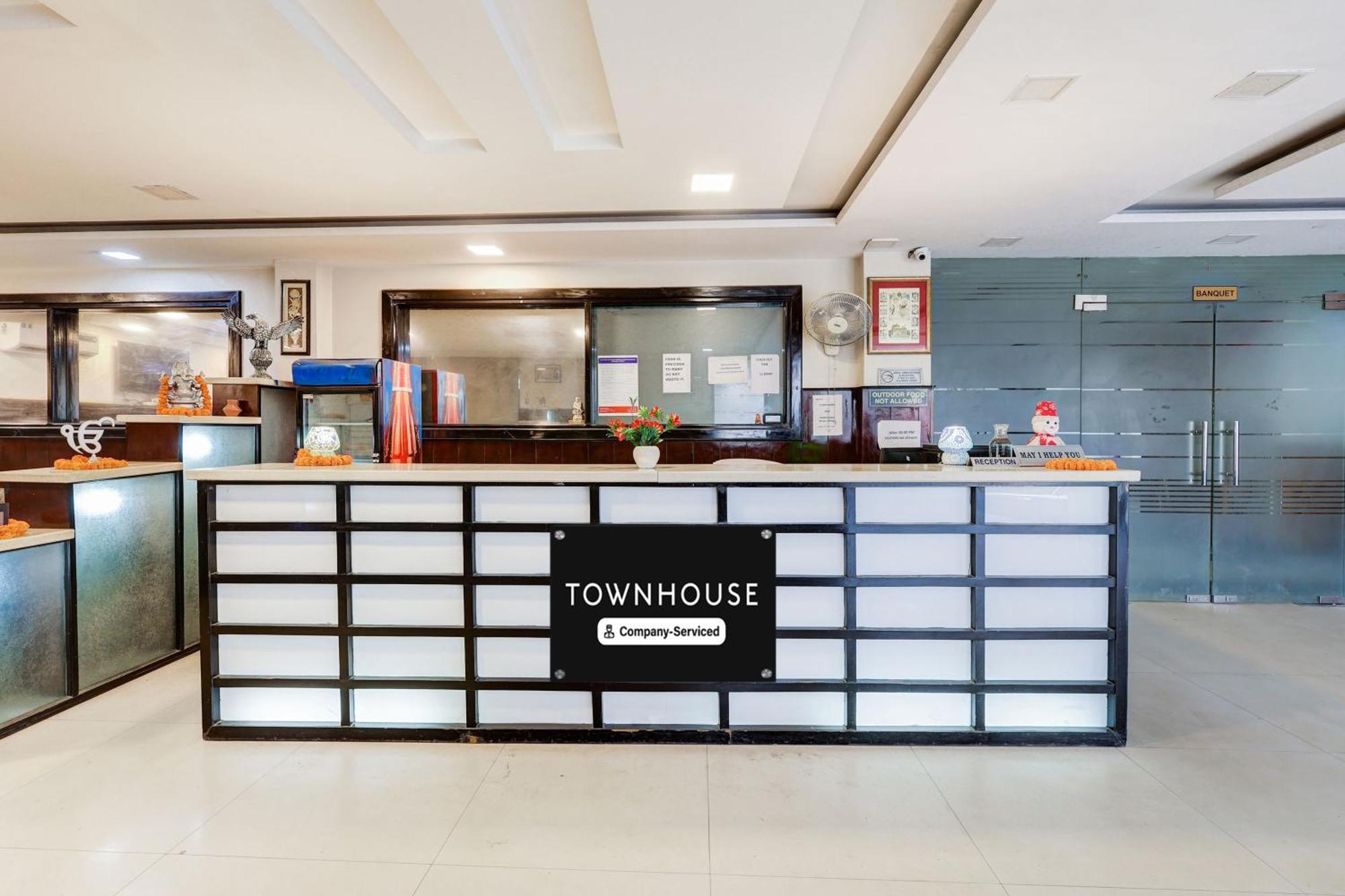 Super Townhouse Sector 38 Gurgaon Near Medanta Hotel Екстериор снимка