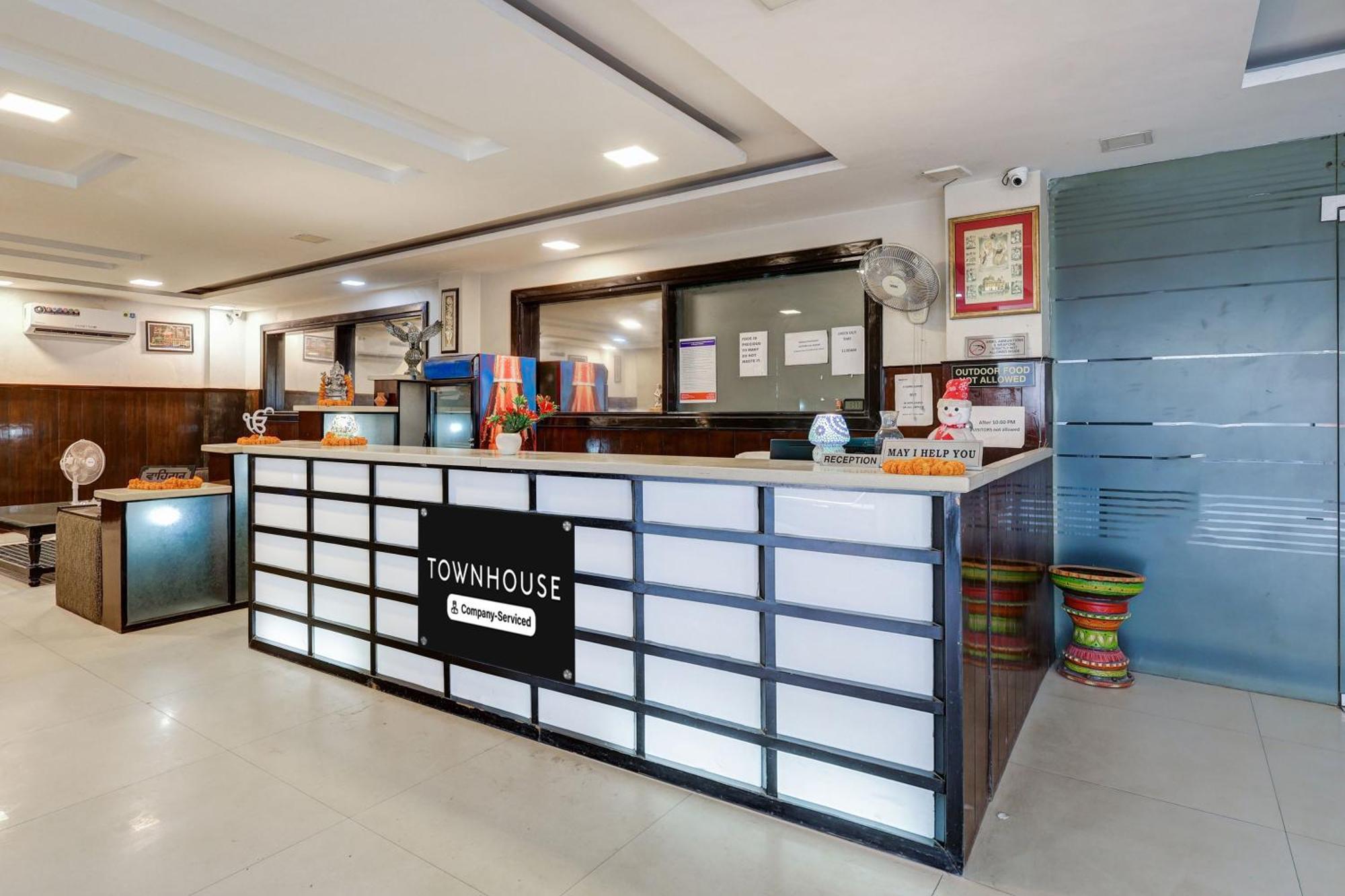 Super Townhouse Sector 38 Gurgaon Near Medanta Hotel Екстериор снимка