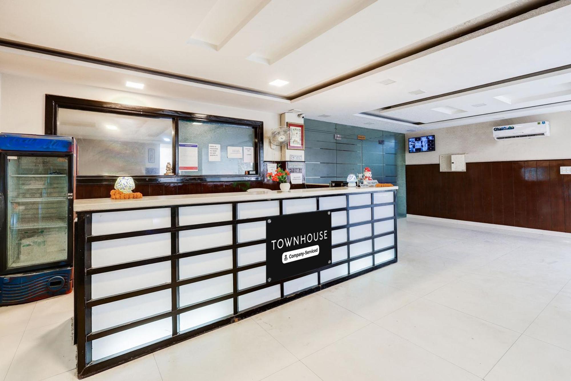 Super Townhouse Sector 38 Gurgaon Near Medanta Hotel Екстериор снимка