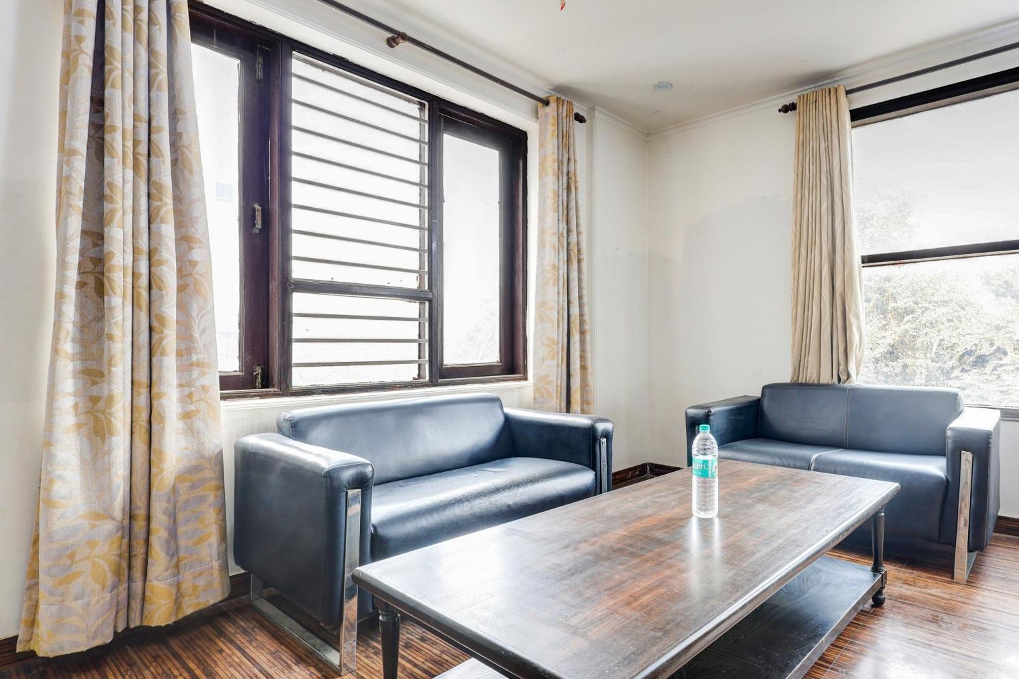 Super Townhouse Sector 38 Gurgaon Near Medanta Hotel Екстериор снимка