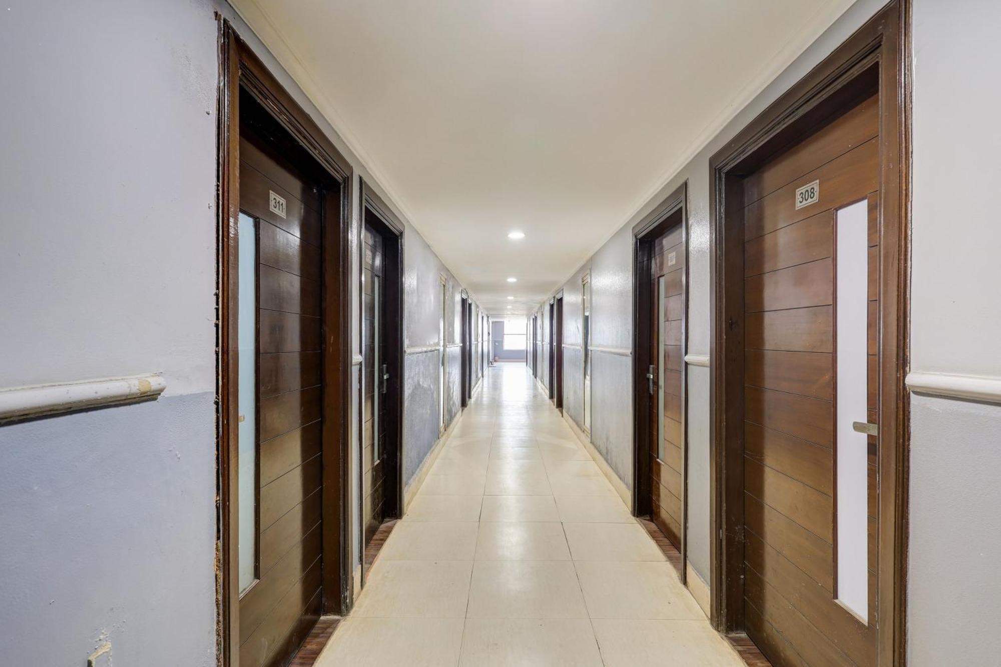 Super Townhouse Sector 38 Gurgaon Near Medanta Hotel Екстериор снимка
