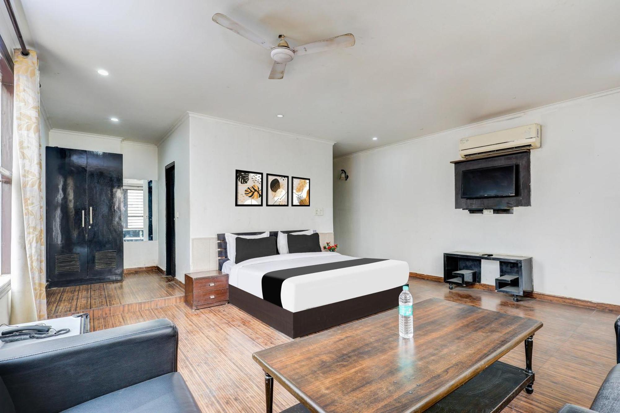 Super Townhouse Sector 38 Gurgaon Near Medanta Hotel Екстериор снимка